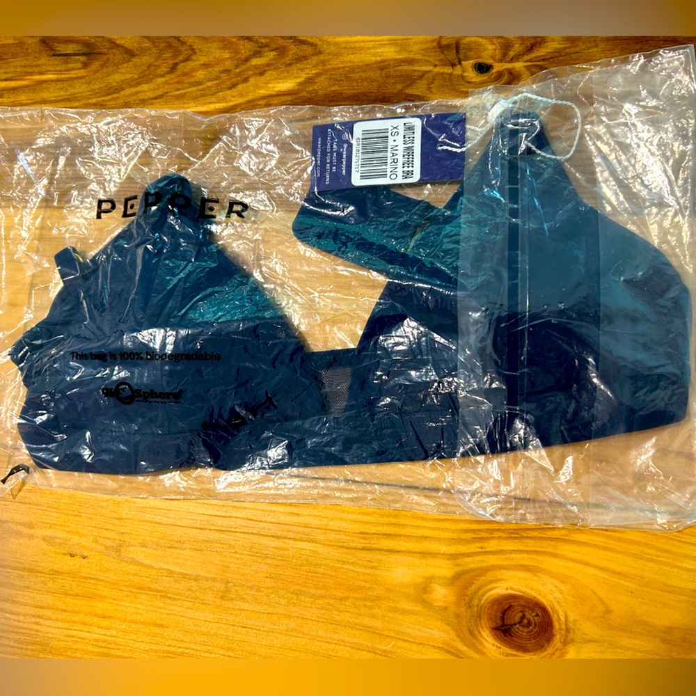 Pepper brand Limitless Wirefree Scoop Bra Size 32B in Navy Blue